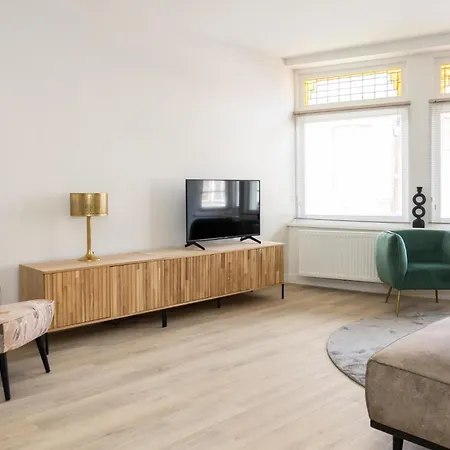 Centre , 1 Bed Appartement, Amber *